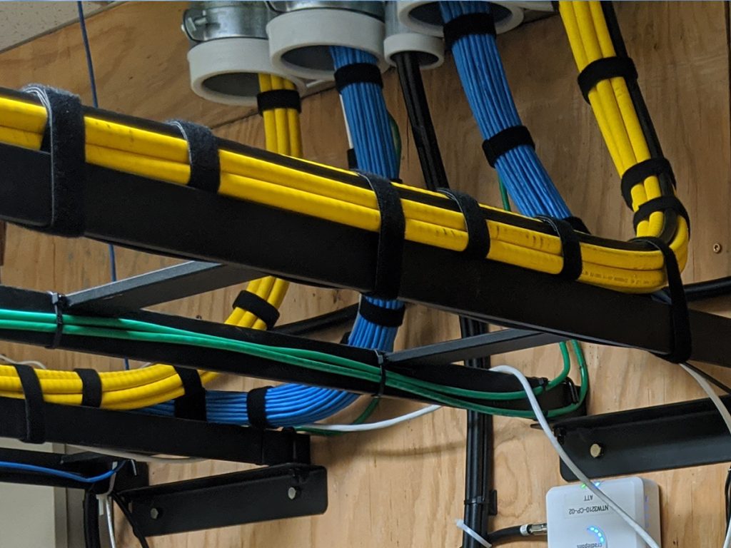 console mixage numerique 2 Designing a Redundant Network Wiring Layout: Minimizing Downtime Risks